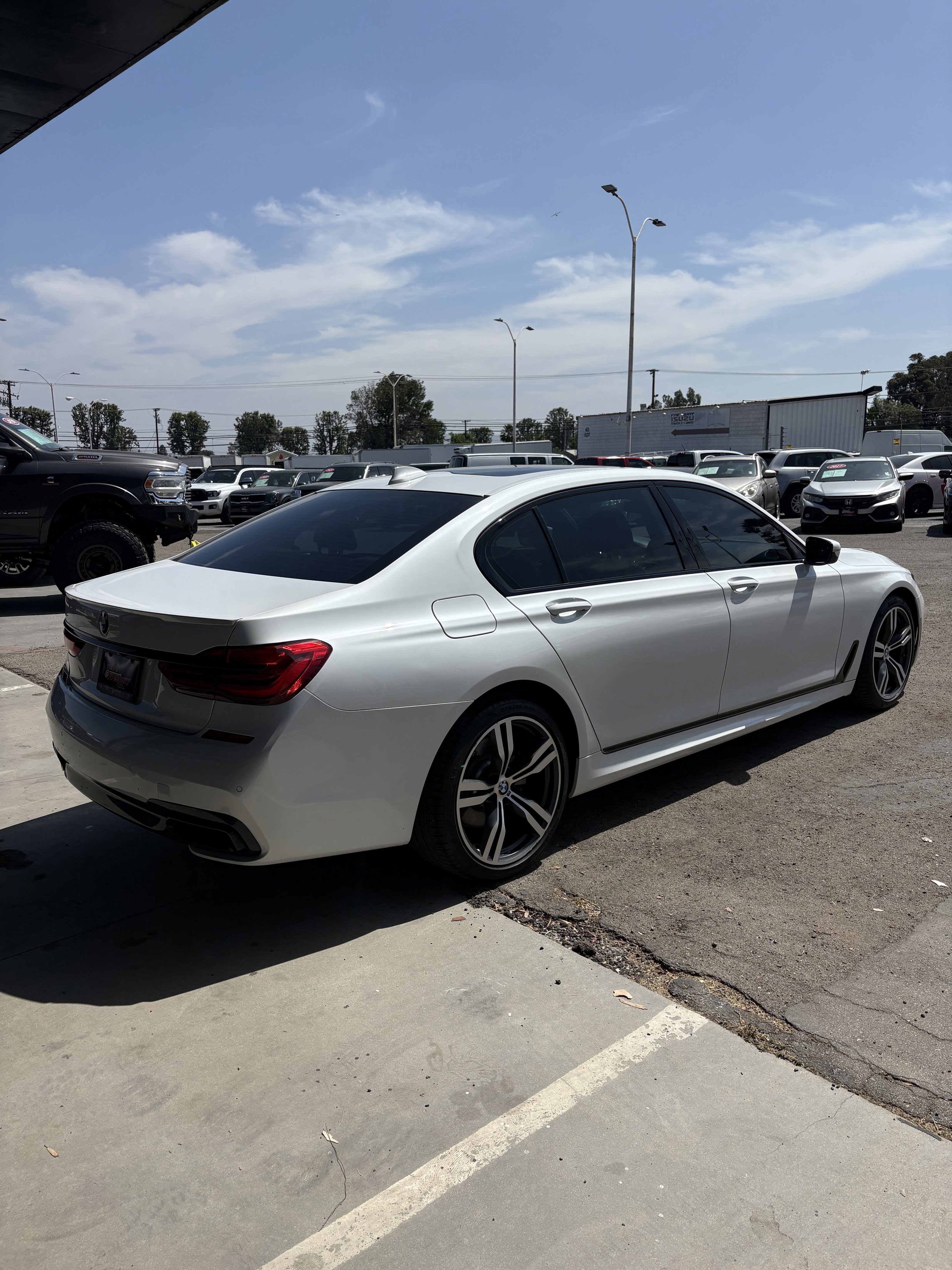 Used 2019 Mineral White Metallic BMW 740i image 4