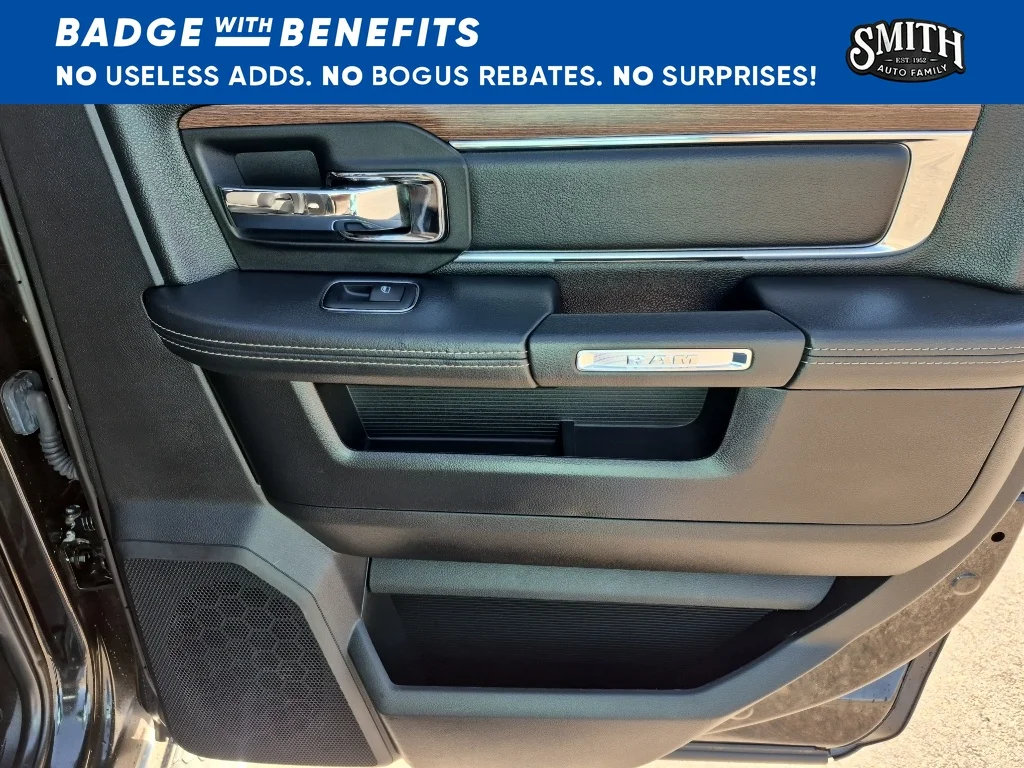 Used 2017  Ram Laramie image 12