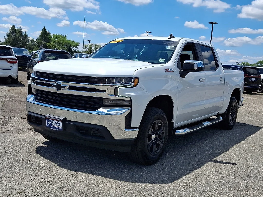 Used 2022 Summit White Chevrolet LT image 5