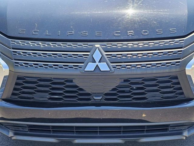 Used 2022  Mitsubishi LE image 4