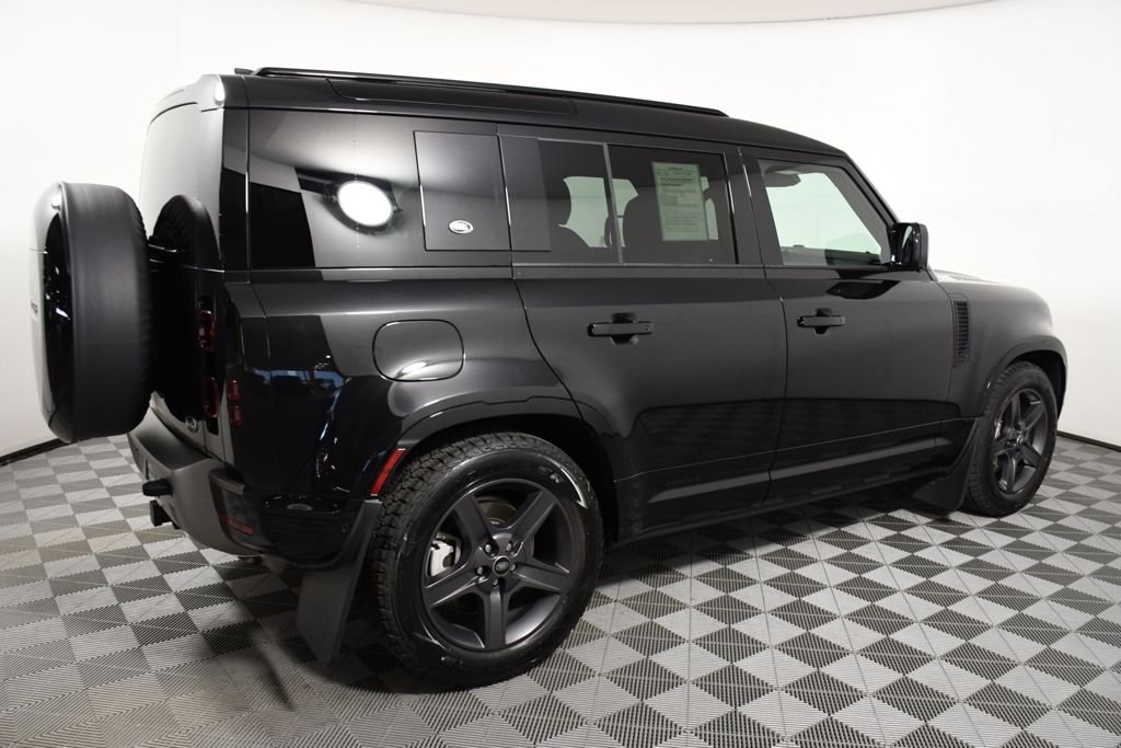 Used 2023 Santorini Black Metallic Land Rover X-Dynamic SE image 7