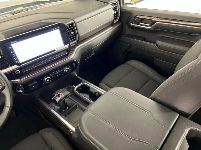 Used 2023 Sterling Metallic GMC Elevation image 31
