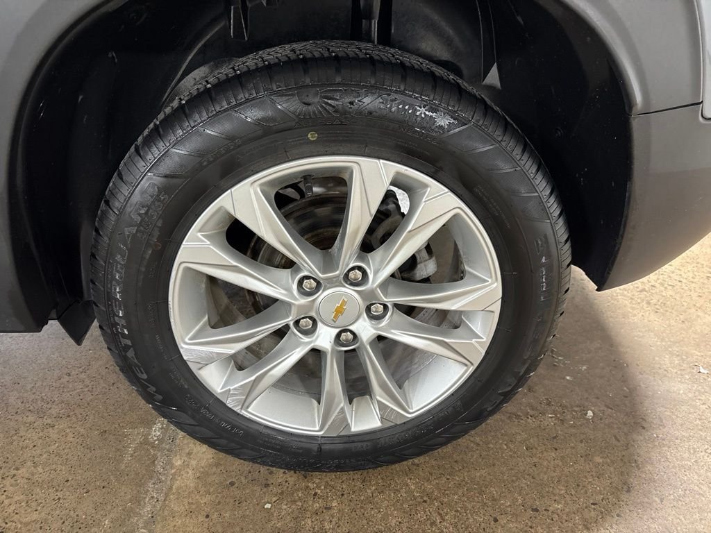 Used 2021 Gray Chevrolet LS image 9
