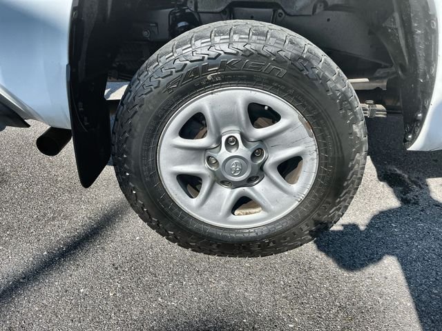Used 2019 White Toyota SR image 19