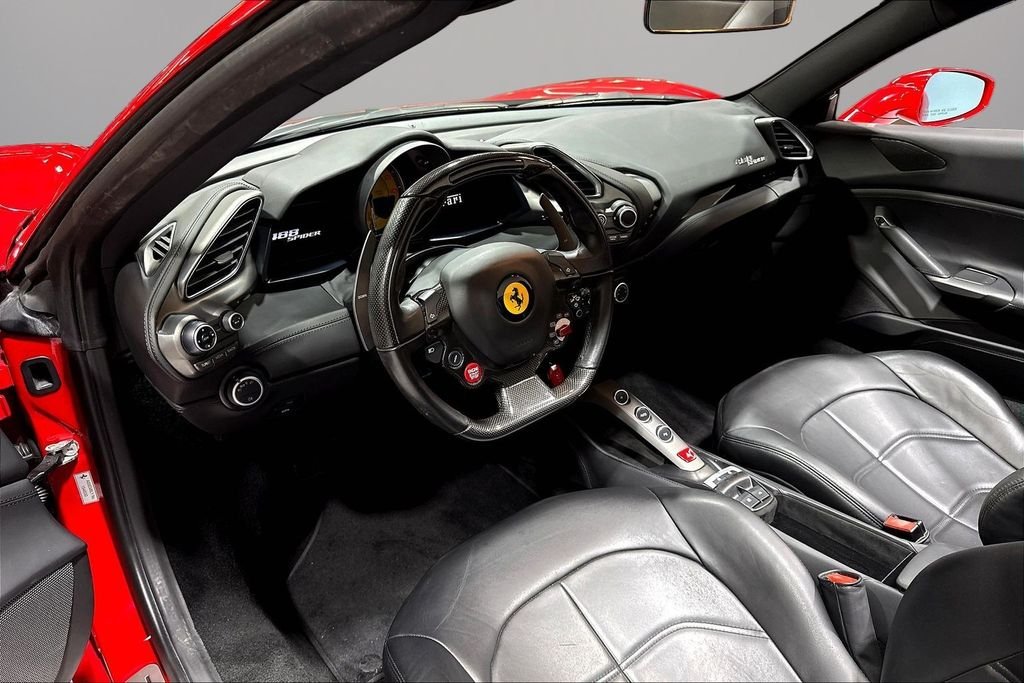 Used 2018  Ferrari  image 14