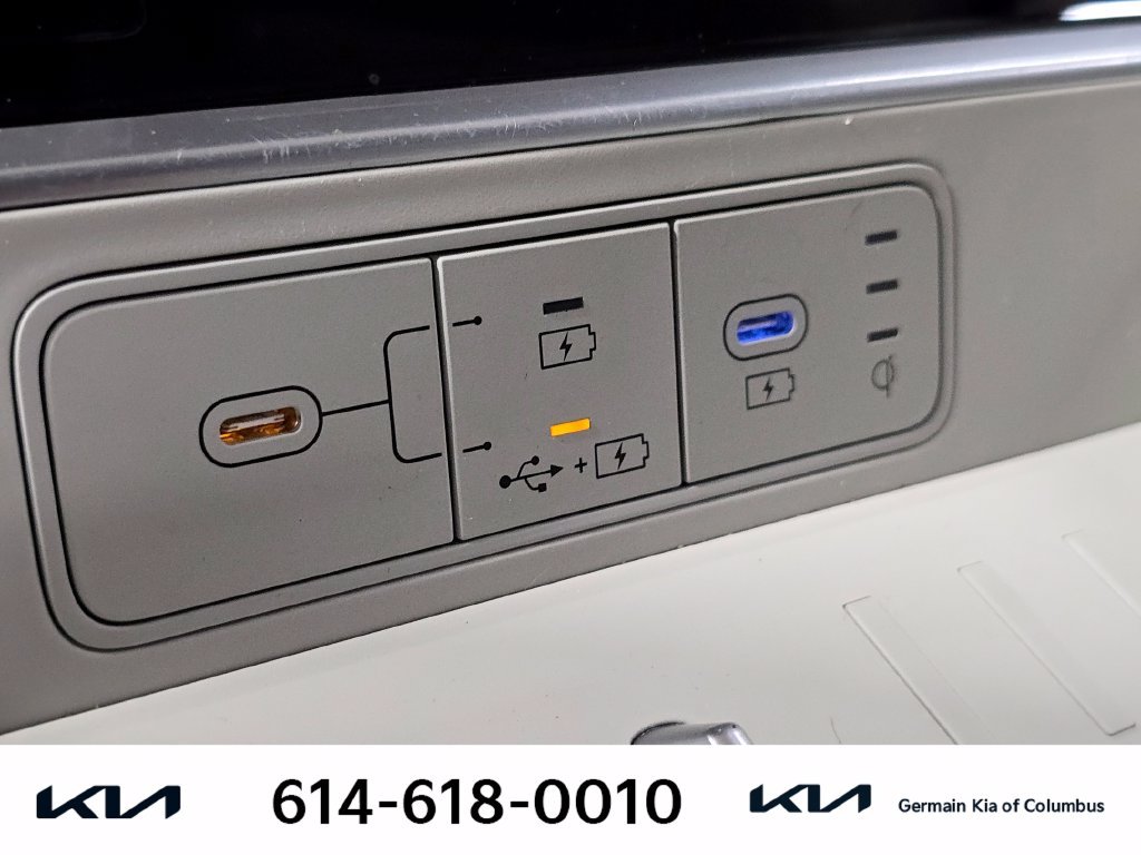 Used 2024 Silver Hyundai SEL image 29