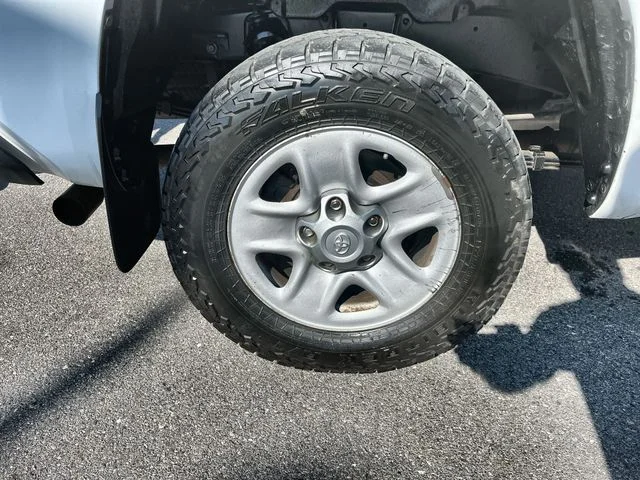 Used 2019 White Toyota SR image 19