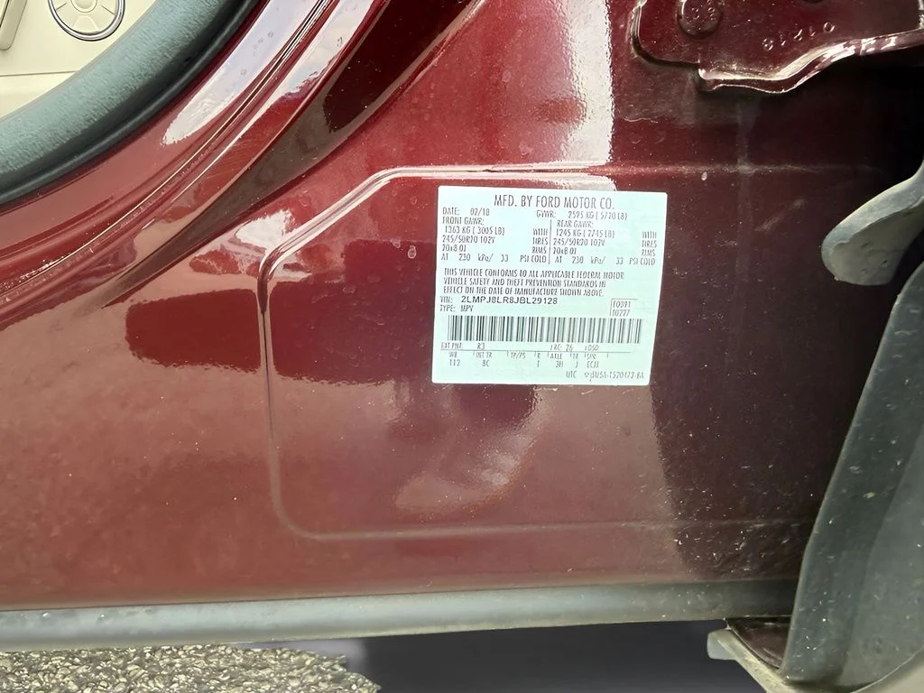 Used 2018 Red Lincoln Reserve image 40