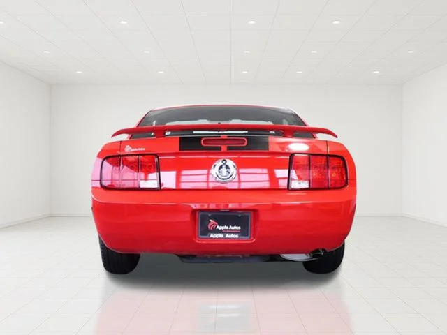 Used 2005 Red Ford V6 Deluxe image 5