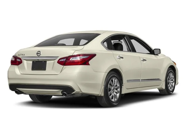 Used 2017 Pearl White Nissan 2.5 SV image 2