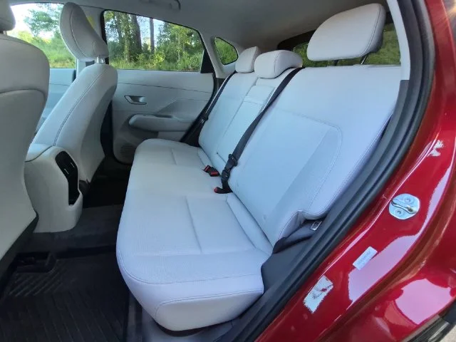 Used 2025 Red Hyundai SEL Convenience image 28