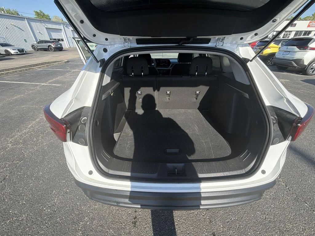 Used 2025 White Chevrolet LS image 22