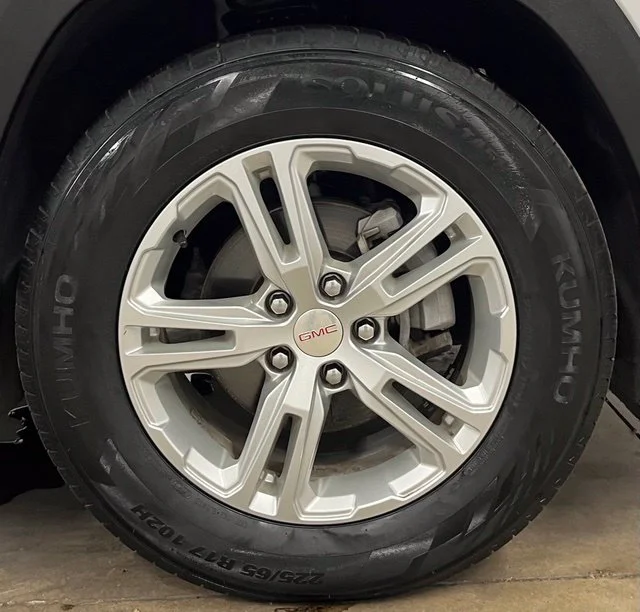 Used 2023 White GMC SLE image 8