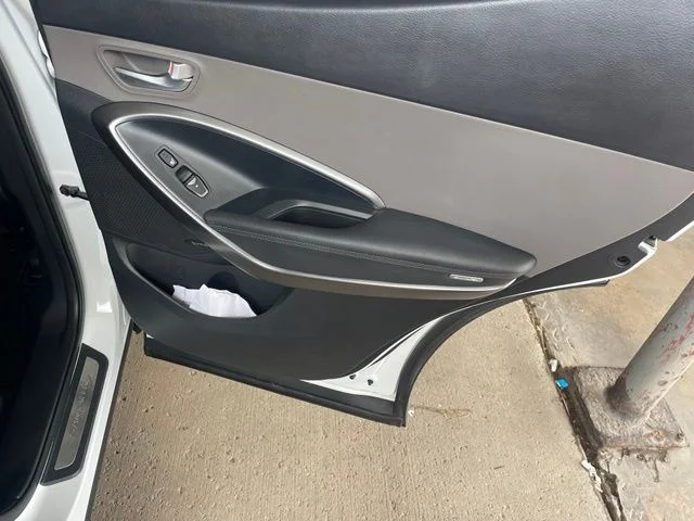 Used 2018 White Hyundai 2.4 Base image 23