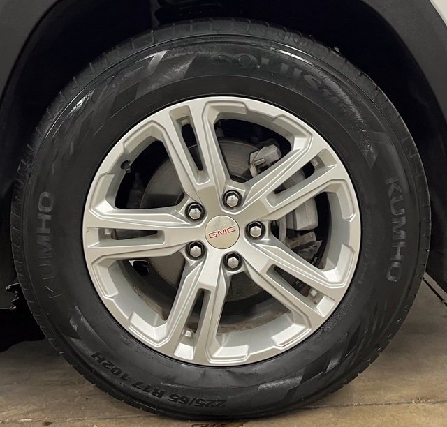Used 2023 White GMC SLE image 8