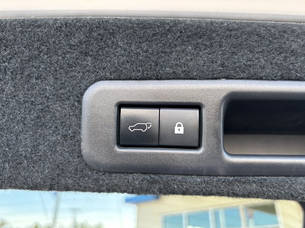 Used 2021 White Pearl Lexus 450h image 31