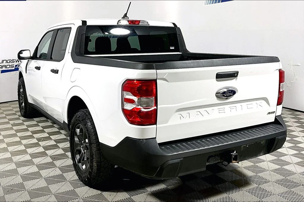 Used 2024 Oxford White Ford XLT image 8