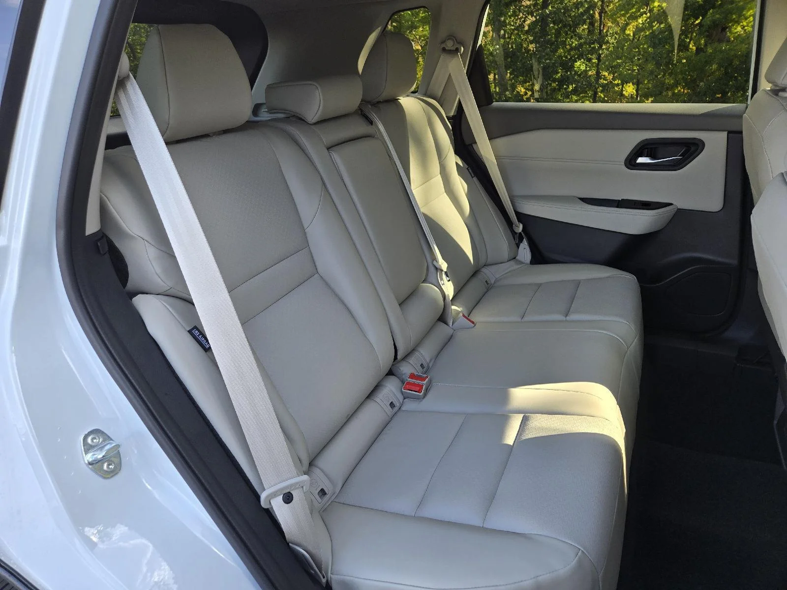 New 2026 Everest White Pearl Tricoat Nissan Dark Armor image 14
