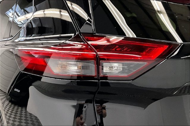 New 2026 Super Black Nissan Platinum image 21