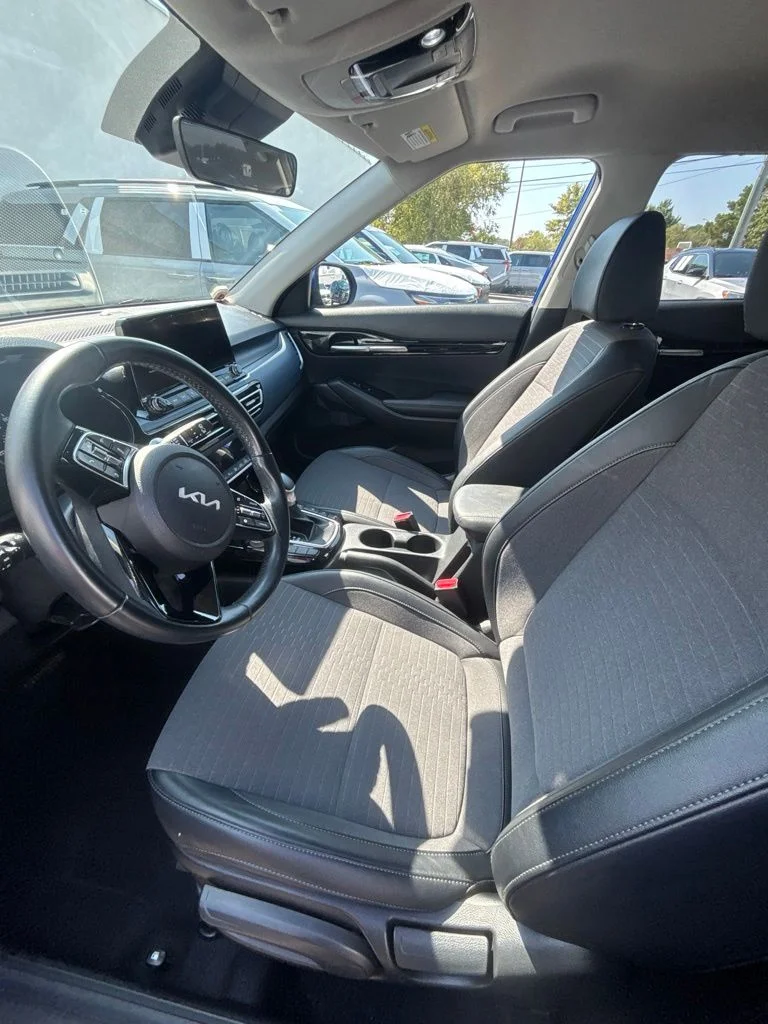 Used 2023 Blue Kia S image 13