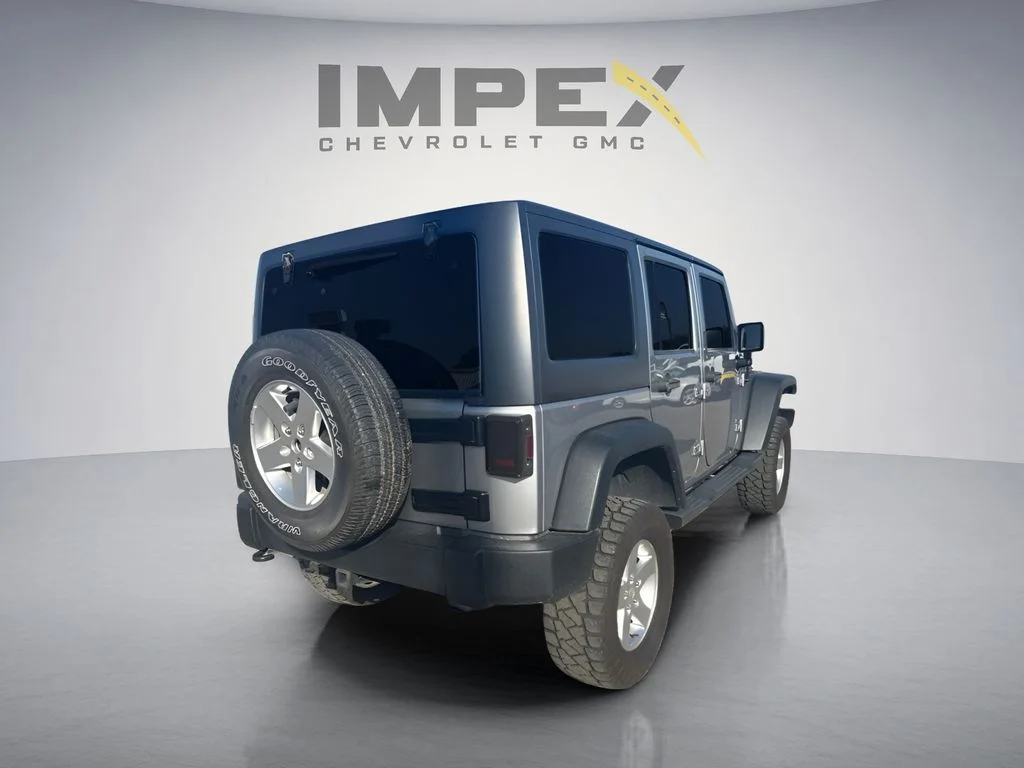 Used 2017 Silver Jeep Unlimited Sport image 5