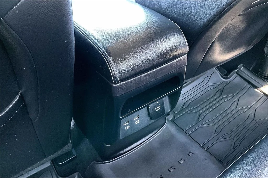 Certified Used 2019 Blue Ford Lariat image 11