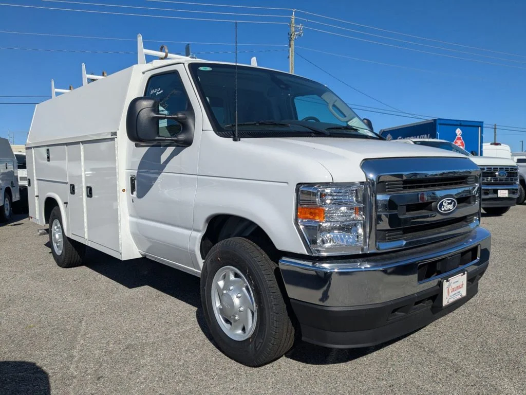 2026 Ford E-Series Cutaway Base - Photo 2