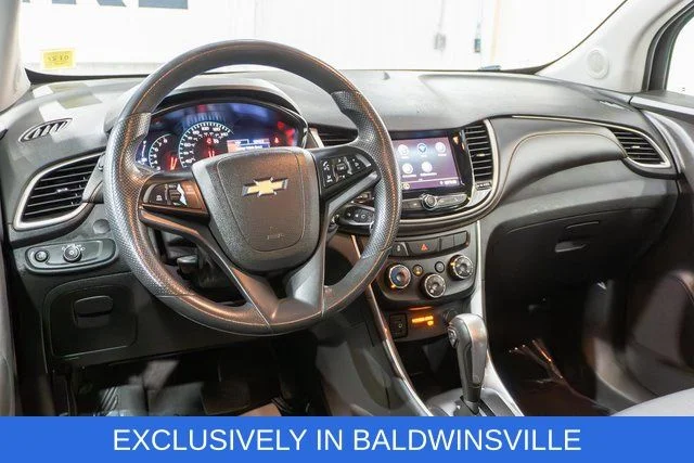 Used 2020 White Chevrolet LT image 11