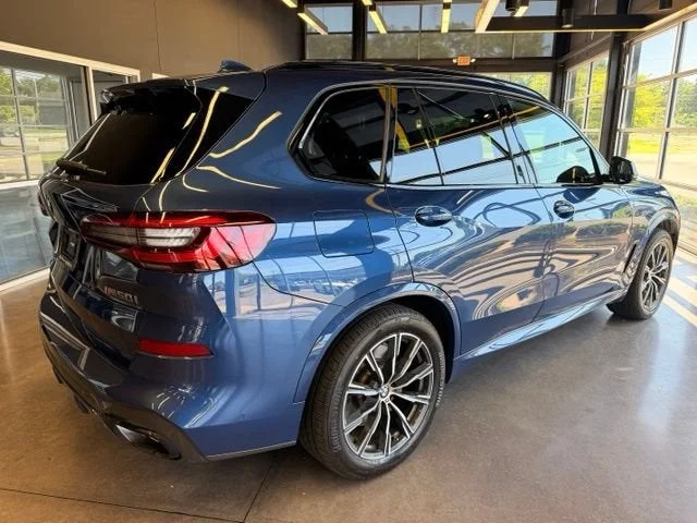Used 2022 Phytonic Blue Metallic BMW M50i image 5