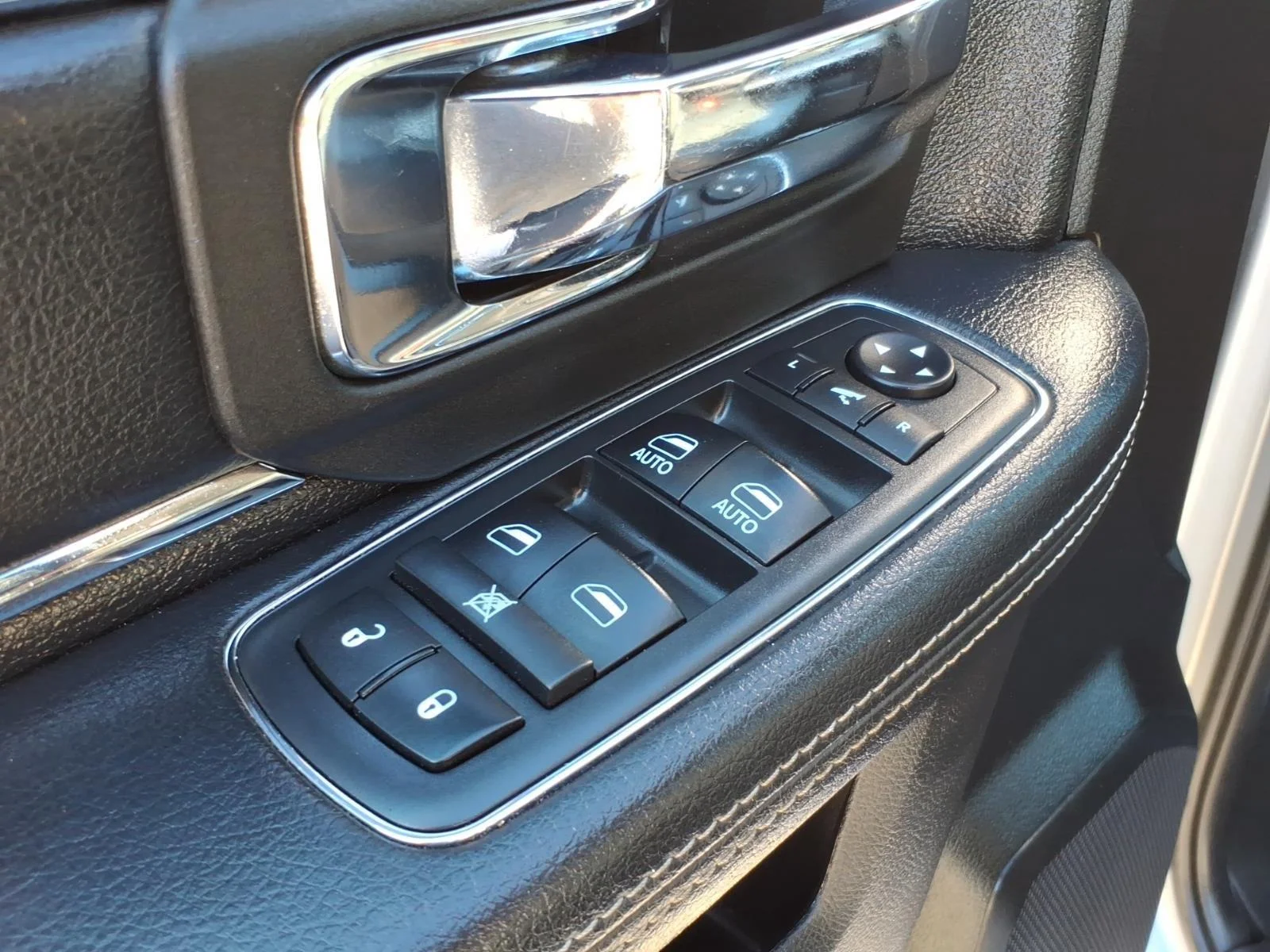 Used 2017 Bright Silver Metallic Clearcoat Ram Laramie image 12