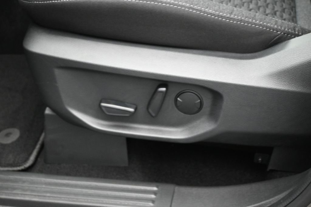 New 2026 Marsh Gray Ford XLT image 9
