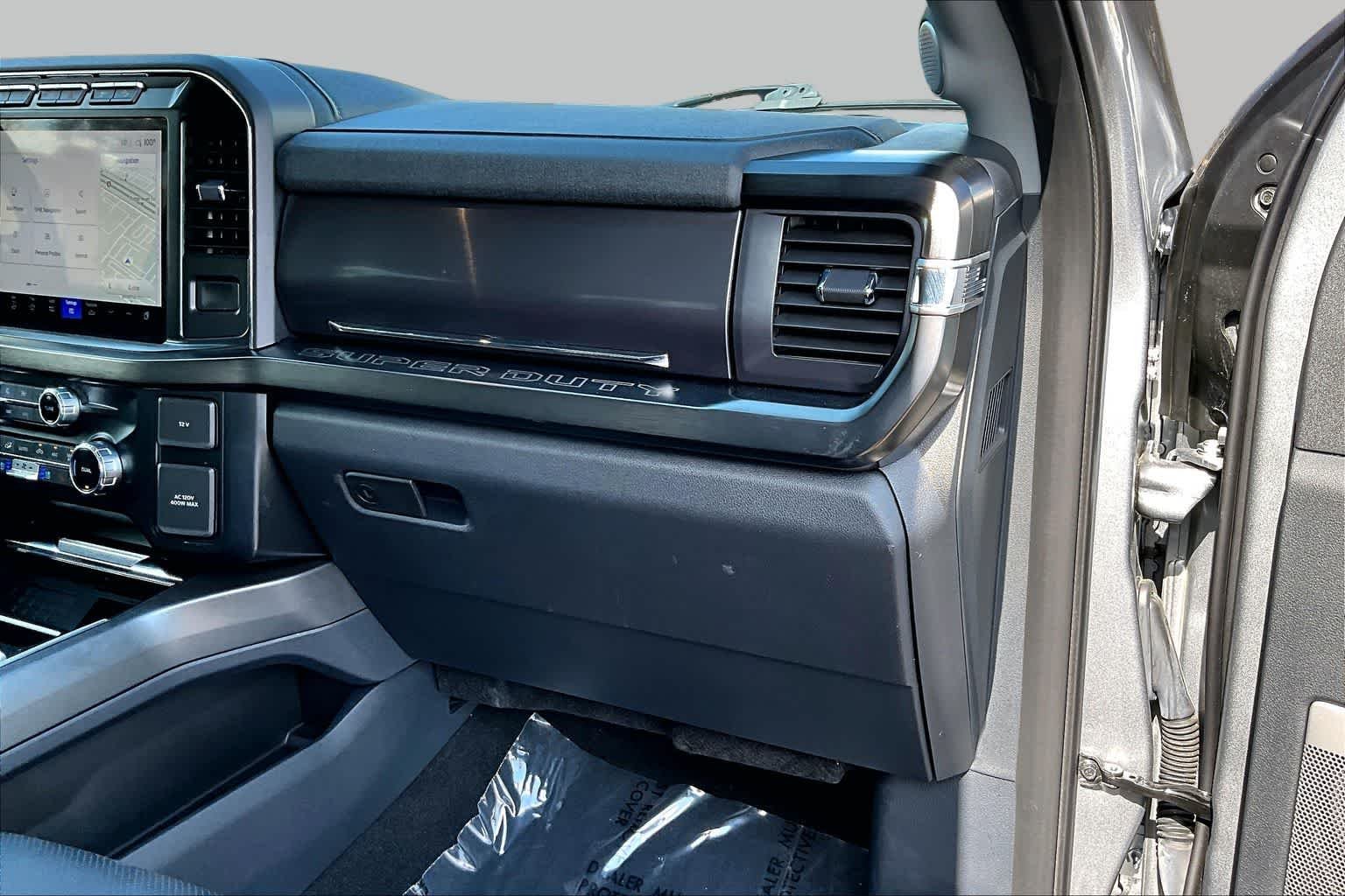 Used 2023 Iconic Silver Metallic Ford LARIAT image 16