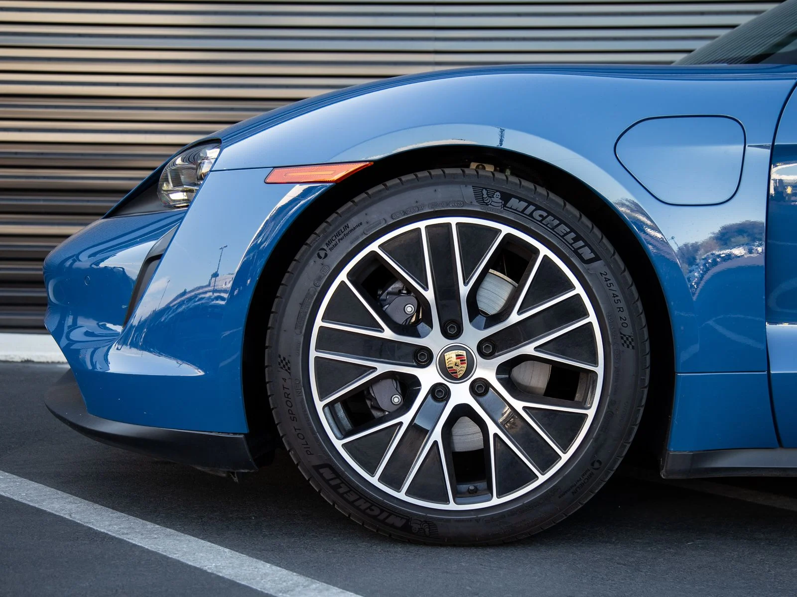 Certified Used 2024  Porsche  image 7