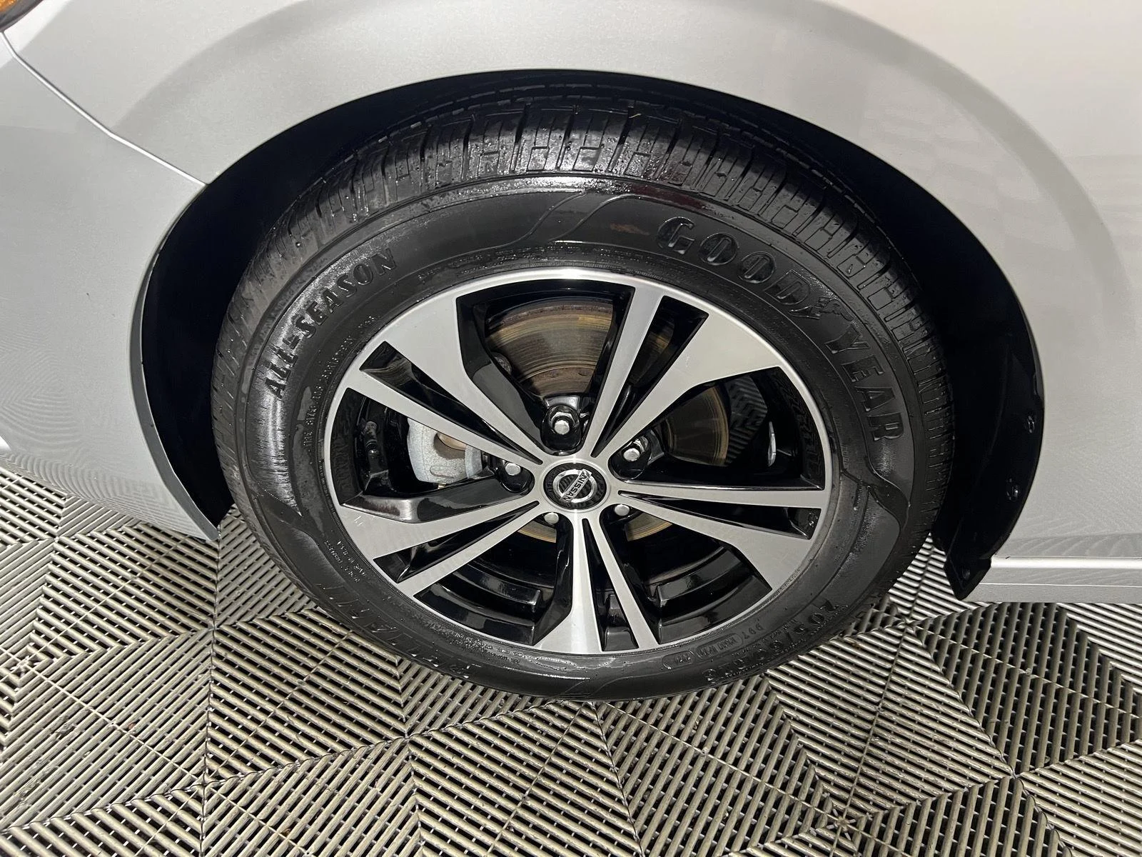 Used 2023 Gun Metallic Nissan SV image 6
