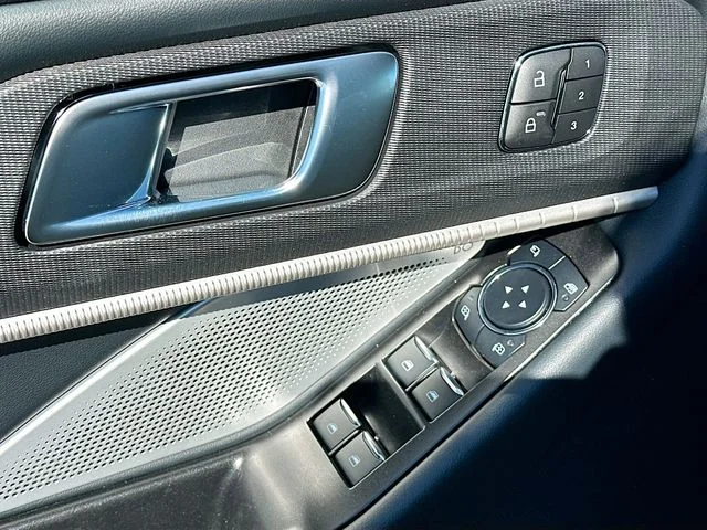 New 2026 White Metallic Ford Tremor image 13