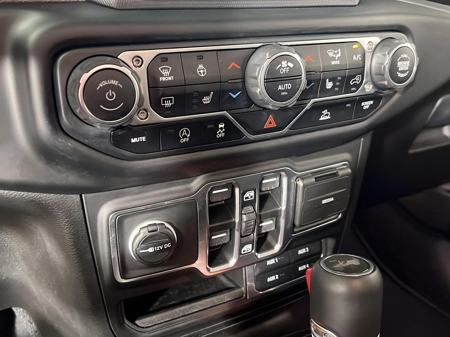 Used 2023 Sting-Gray Clearcoat Jeep Altitude image 21