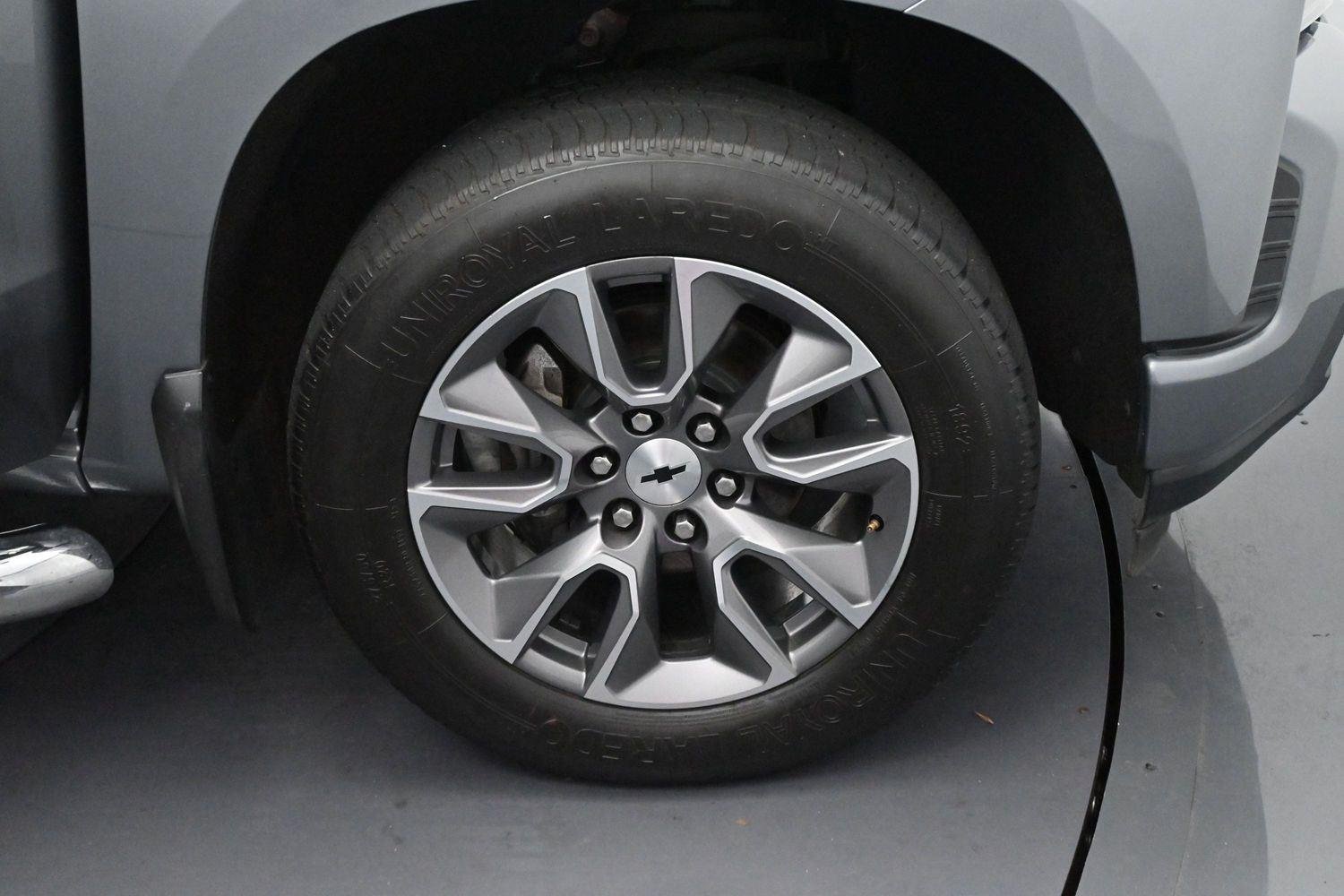 Used 2020 SATIN STEEL METALLIC Chevrolet RST image 32