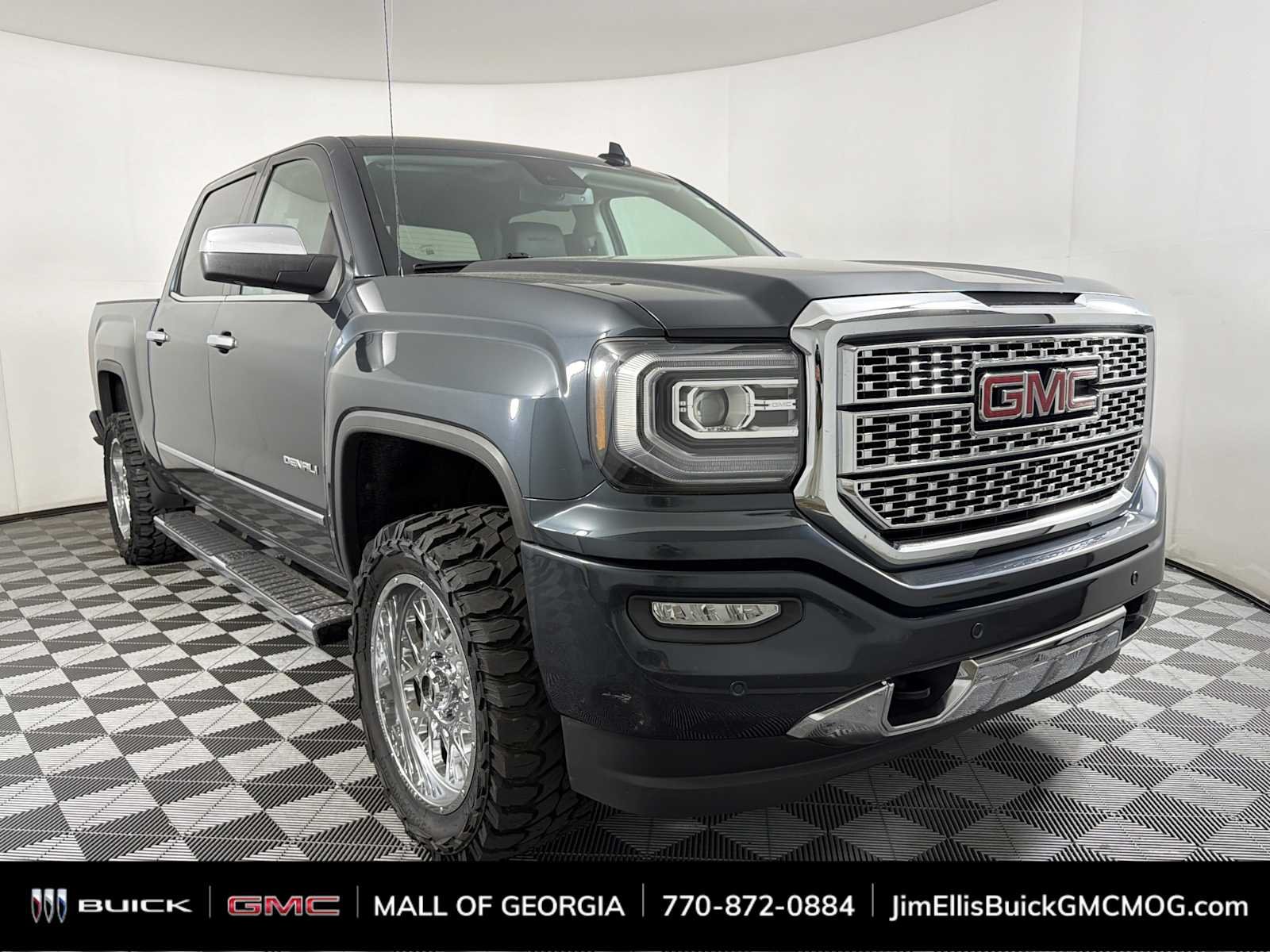 2017 GMC Sierra 4WD Crew Cab Short Box's photo