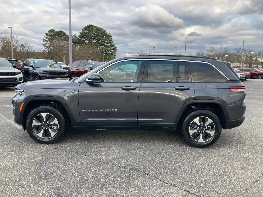 New 2024 Baltic Gray Metallic Clearcoat Jeep 4xe image 2