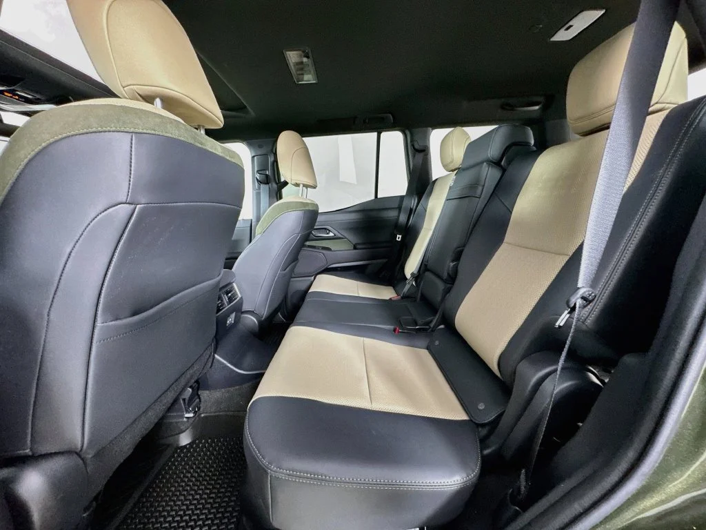 Used 2025 Green Pearl Lexus 550 Overtrail image 32