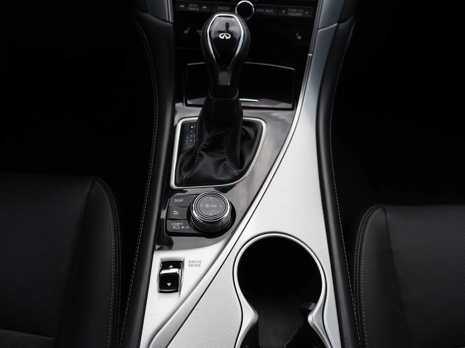 Certified Used 2022 Pure White INFINITI LUXE image 16