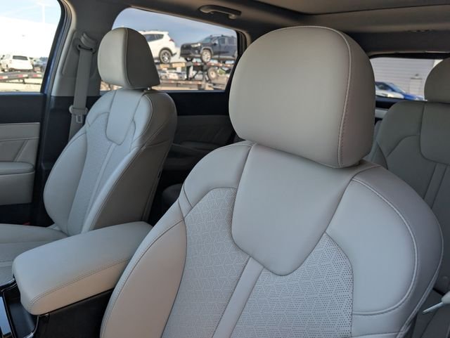 Used 2023 Blue Kia SX image 10