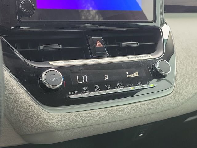 Used 2023 White Toyota LE image 27