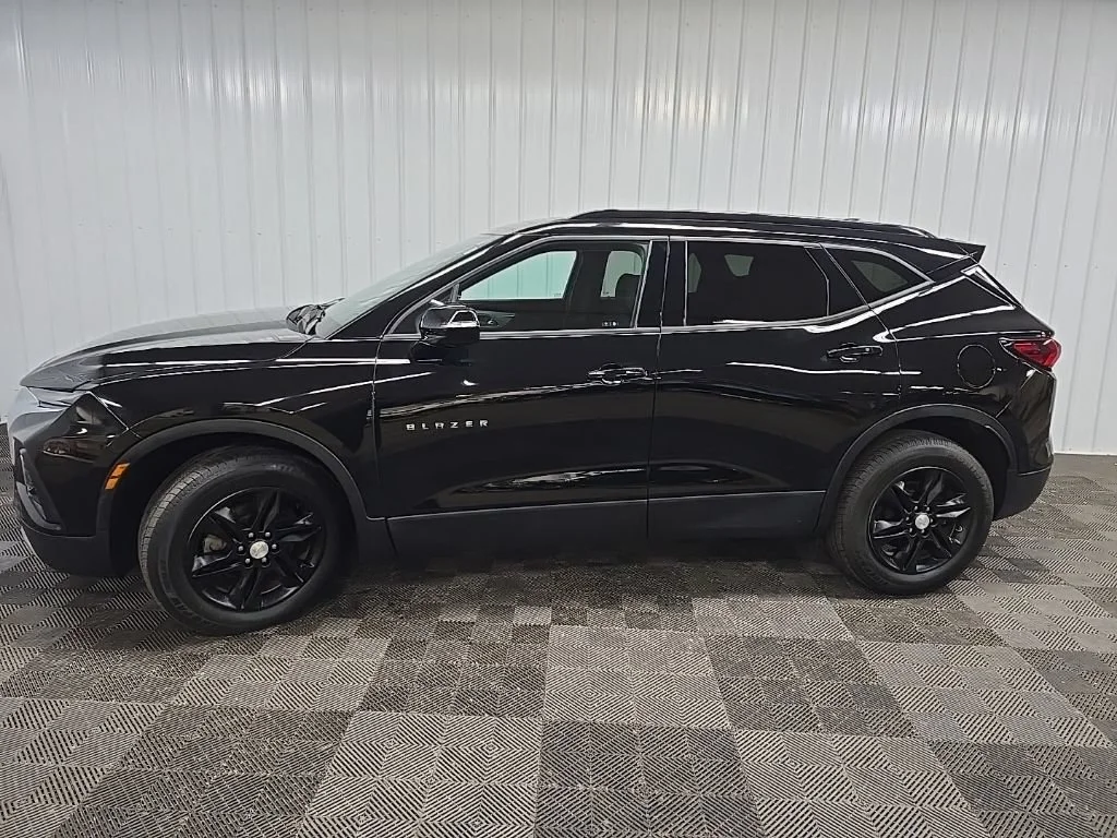 Used 2020 BLACK Chevrolet LT image 5