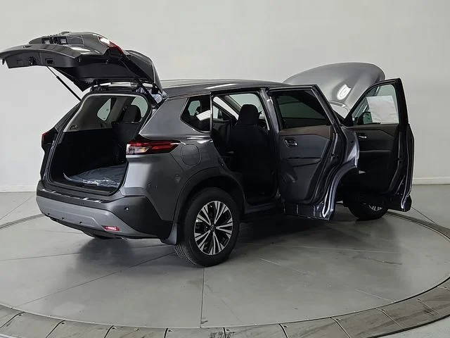 Used 2023 Gray Nissan SV image 14