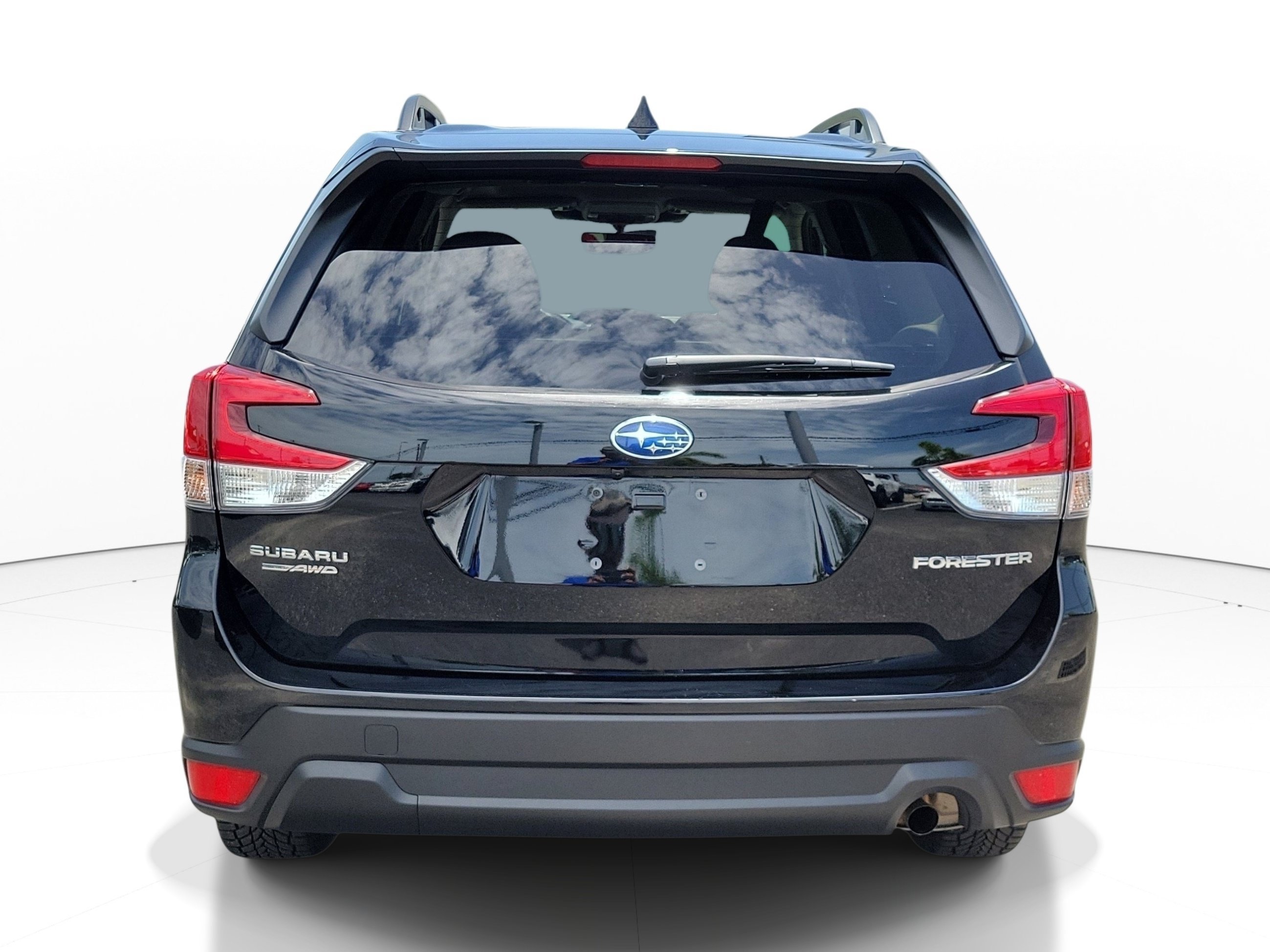 Used 2024 Crystal Black Silica Subaru Premium image 5