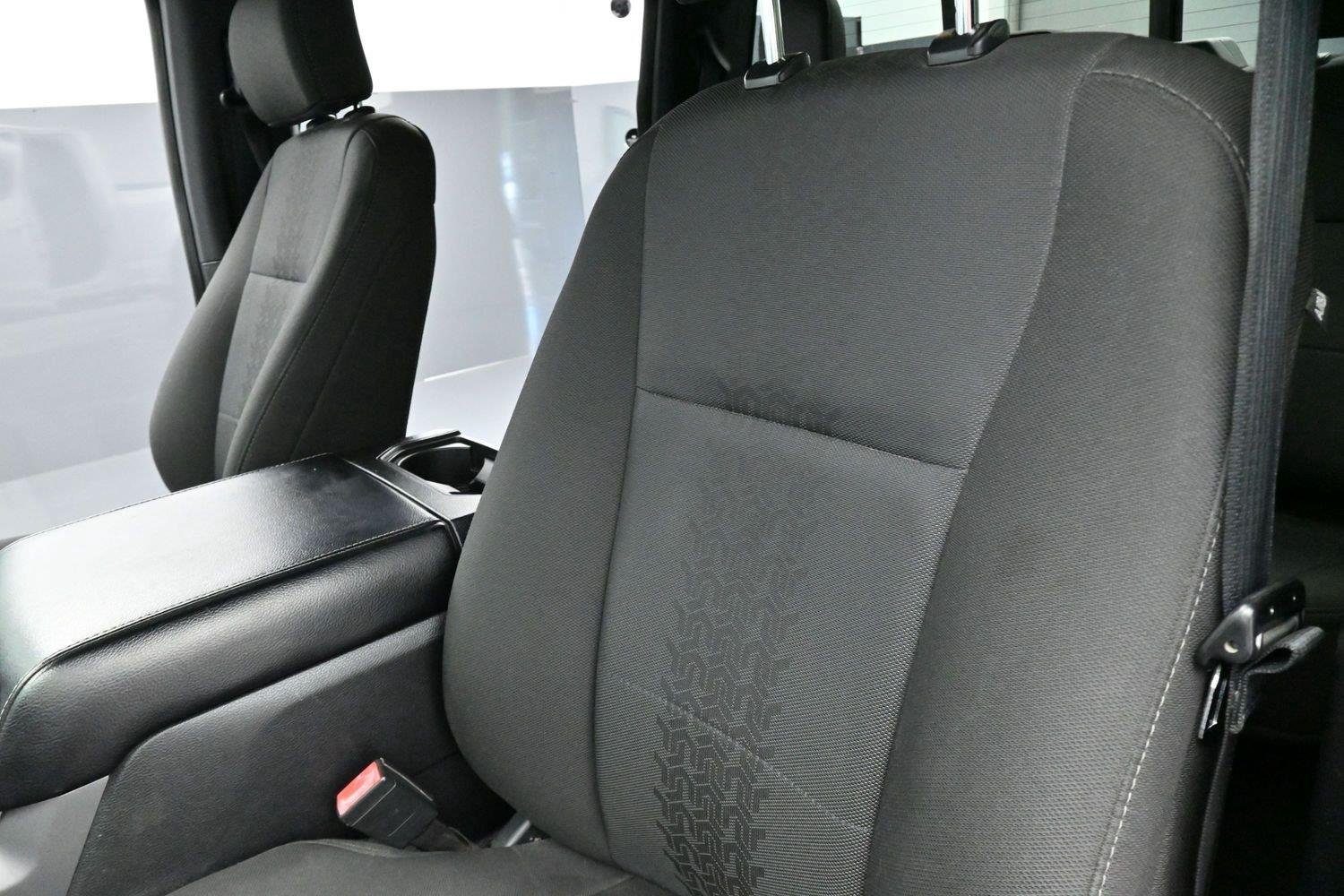 Used 2018 Oxford White Ford XLT image 16