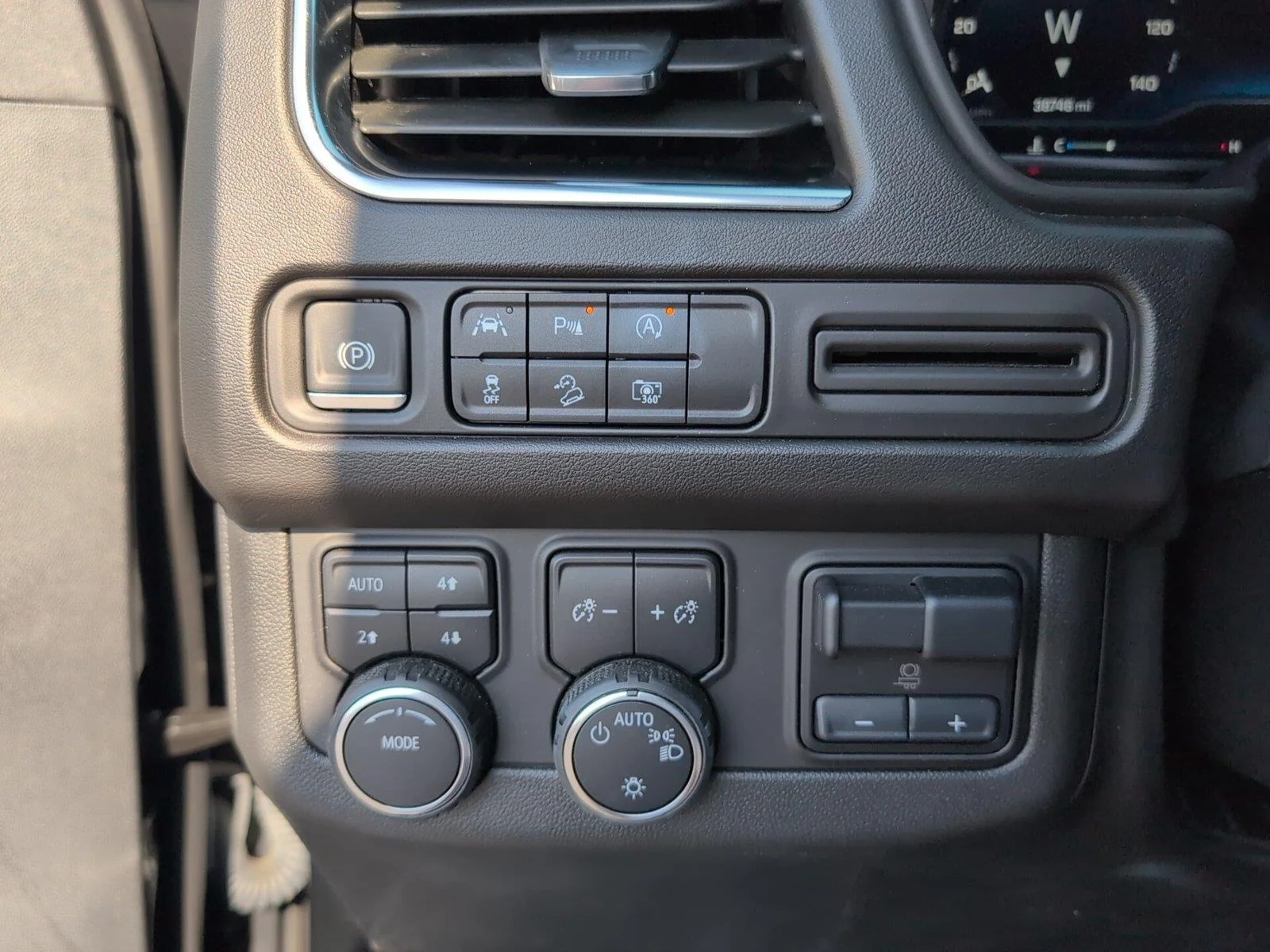 Used 2024 Black Chevrolet Z71 image 29