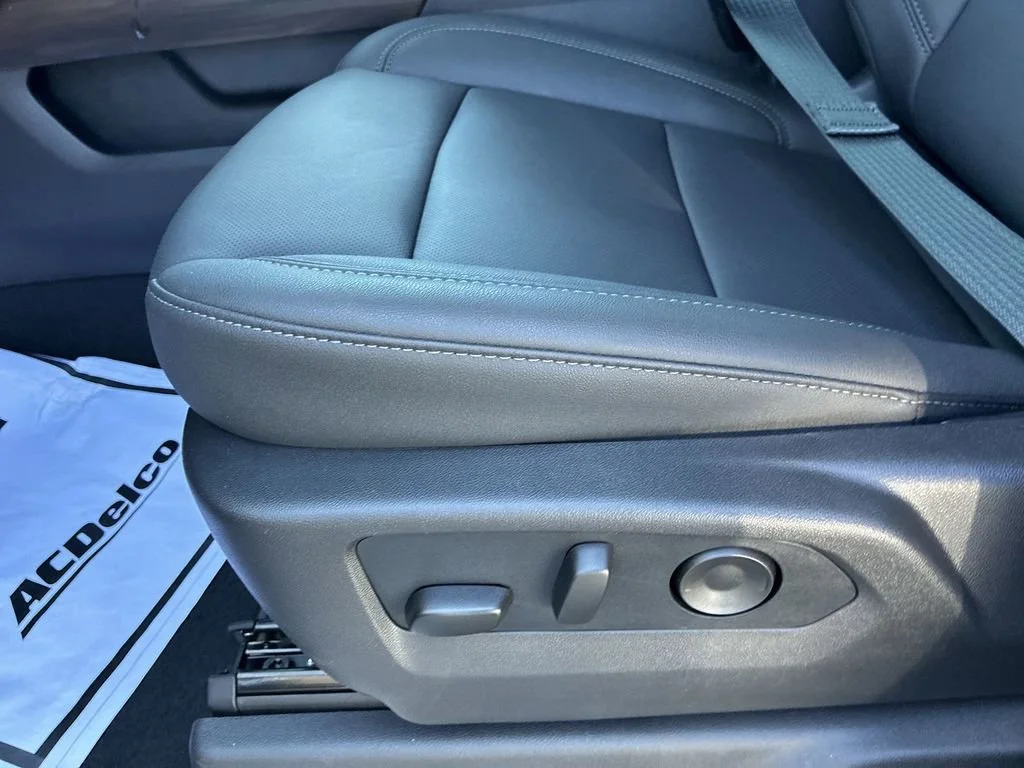 New 2026 Onyx Black GMC SLT image 12