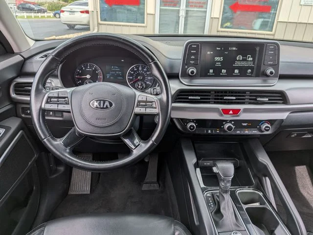 Used 2021 Purple Kia LX image 25